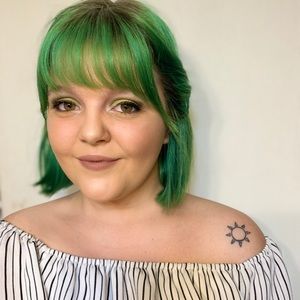 Meet your Posher, Caitlynn